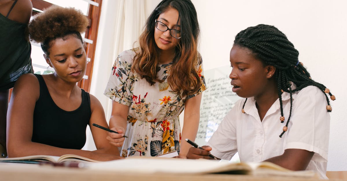 百合网实名账号：昆明书画平台代理哪个好